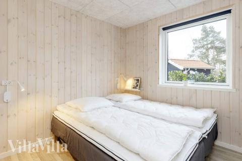 Ett av de 4 utmärkta sovrummen i lyxstuga nr 650 i Lolland/Falster/Møn.