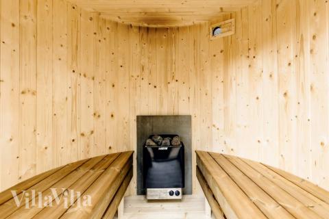 Njut av bastuvärmen i lyxstuga nr 650 för 10 personer