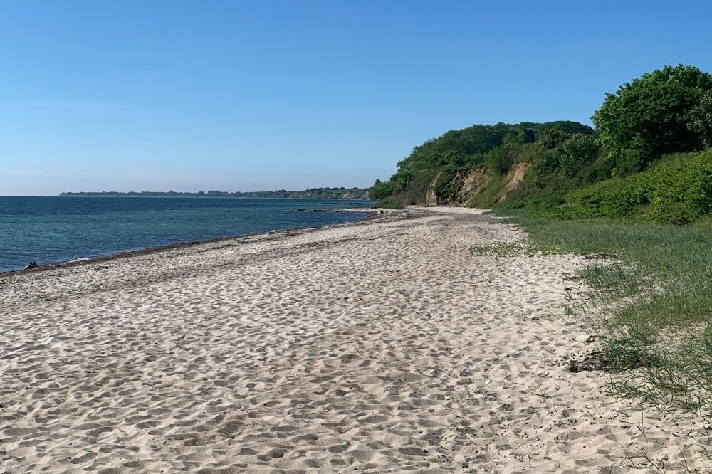 Den vackra stranden i närheten av lyxhus 657 vid Sydjylland.