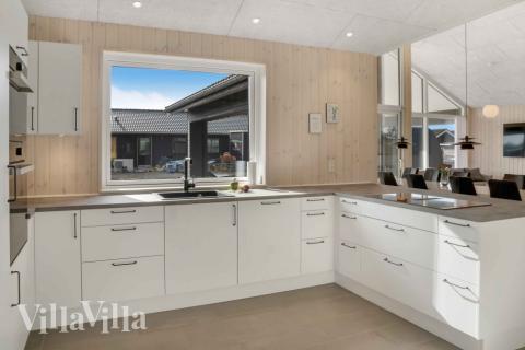Välinrett kök i lyxstuga nr 661 i Lolland/Falster/Møn.