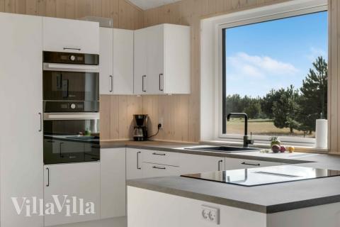 Köket i lyxstuga nr 661 är generöst inrett.