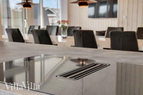 Köket i lyxstuga nr 661 är utrustat så att ni kan laga mat till 14 personer.