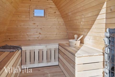 Njut av bastuvärmen i lyxstuga nr 661 för 14 personer