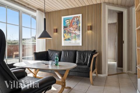 Soffhörnan i lyxstuga 675 i Vestjylland.