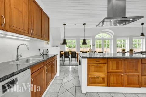 Köket i lyxstuga nr 677 är generöst inrett.