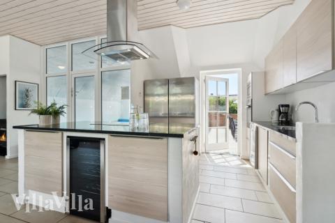 Köket i lyxstuga nr 678 är utrustat så att ni kan laga mat till 16 personer.