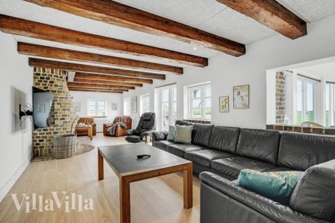 Soffhörnan i lyxstuga 679 i Vestjylland.