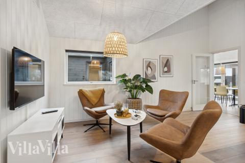 Aktivitetsrum i lyxstuga nr 647 med 5 sovrum och plats för 14 personer.