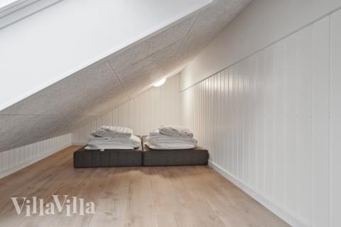 Några av de 14 sovplatserna finns på loftet i lyxstuga nr 647