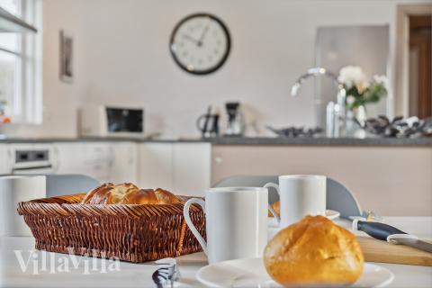 Köket i lyxstuga nr 221 är generöst inrett.