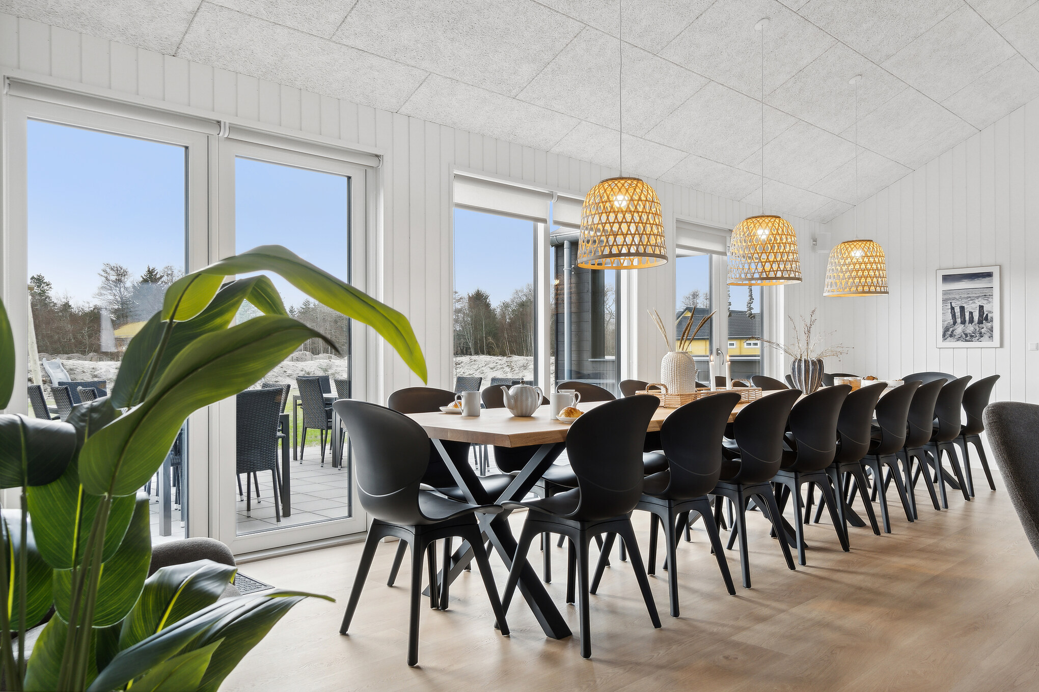 Vardagsrummet i lyxstuga nr. 652 har plats för 20 personer.