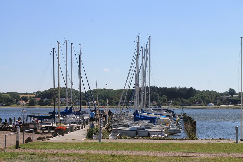 Den vackra stranden i närheten av lyxhus 684 vid Limfjorden.