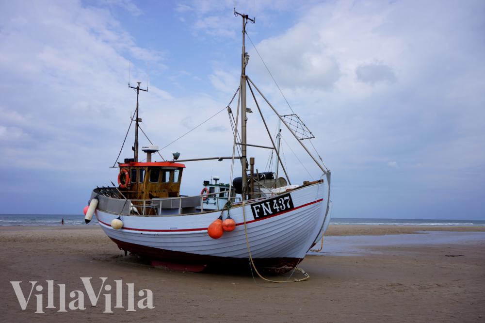 Den vackra stranden i närheten av lyxhus 669 vid Nordjylland.