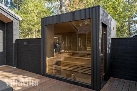 Lyxstuga nr 669 är bland annat utrustad med en härlig bastu.