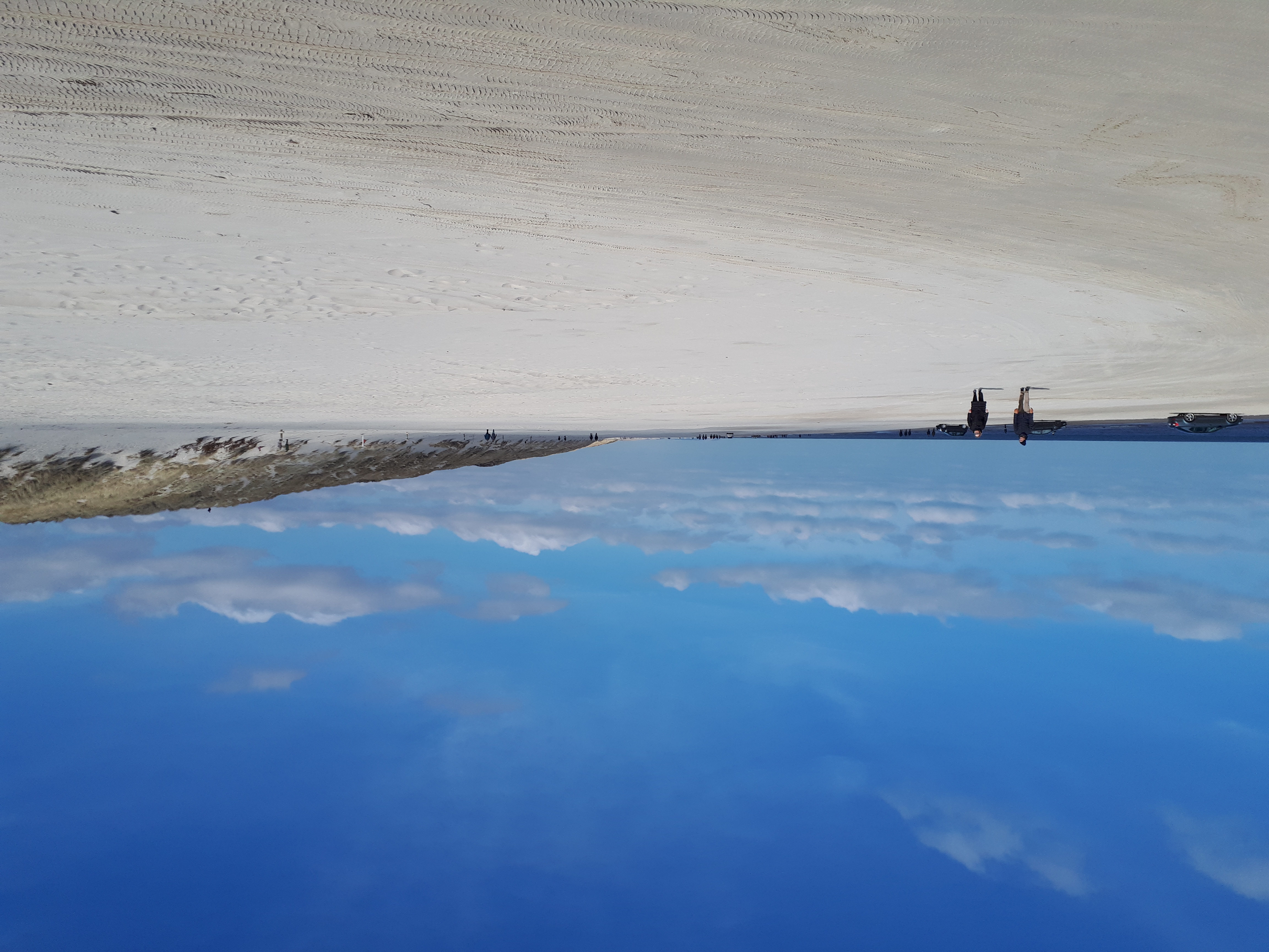 Stranden i närheten av lyxhus 680.