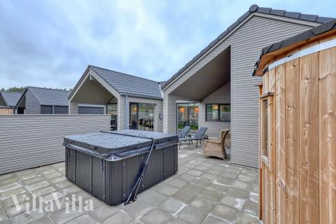 Njut av en grillkväll på terrassen i lyxstuga nr 769 i Tyskland