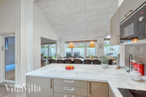 Köket i lyxstuga nr 767 är generöst inrett.