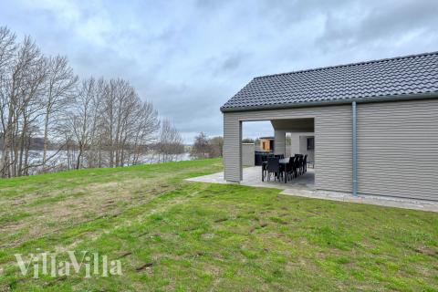 Den tjusiga sommarstugan nr 767 med gott om plats för upp till 14 personer