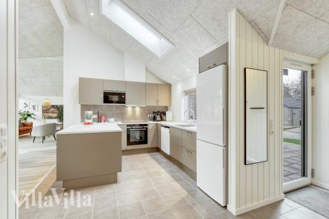 Köket i lyxstuga nr 766 är utrustat så att ni kan laga mat till 14 personer.