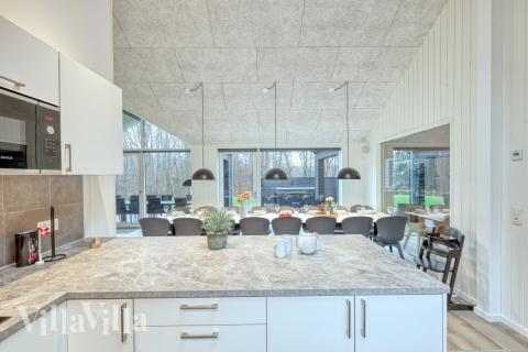 Köket i lyxstuga nr 760 är utrustat så att ni kan laga mat till 16 personer.