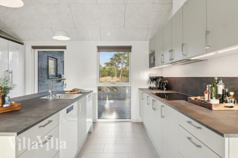 Välinrett kök i lyxstuga nr 653 i Vestjylland.