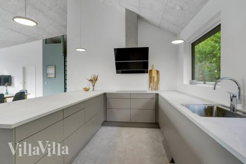 Köket i lyxstuga nr 692 är generöst inrett.