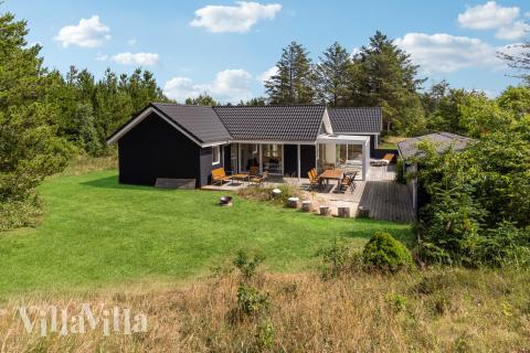 Den behagliga spastugan nr 691 med plats för 10 personer ligger i Nordjylland