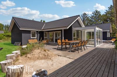 Den behagliga spastugan nr 691 med plats för 10 personer ligger i Nordjylland