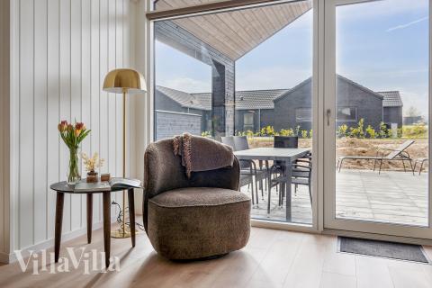 När ni besöker lyxhus nr 663 kan ni mysa tillsammans i sofforna.