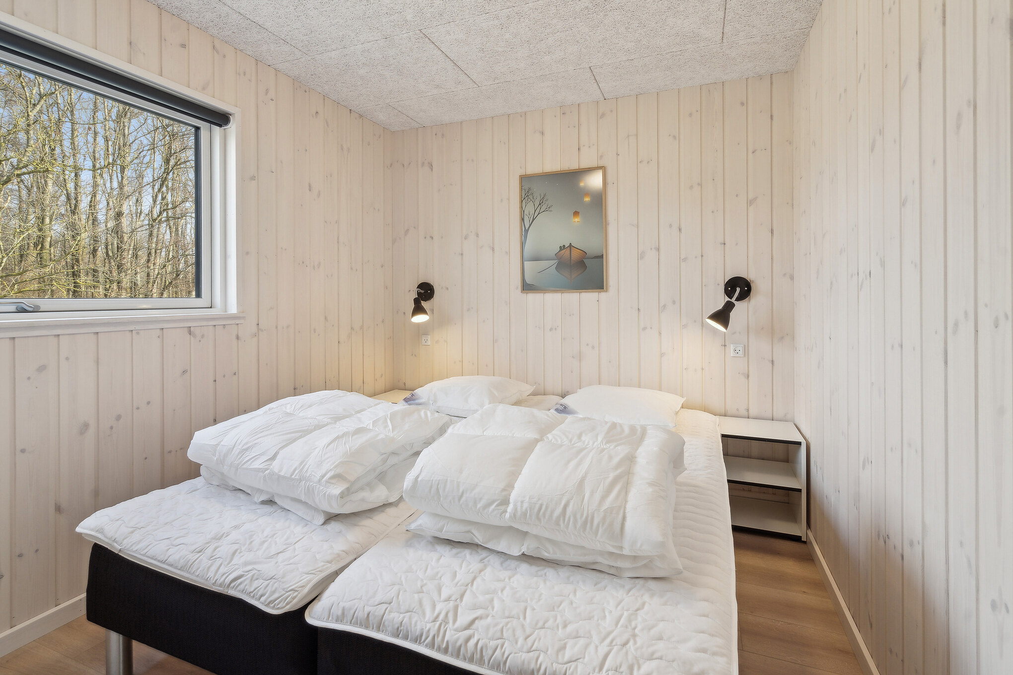 Ett av de 7 utmärkta sovrummen i lyxstuga nr 663 i Sydjylland.