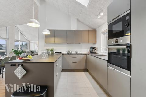 Köket i lyxstuga nr 655 är generöst inrett.