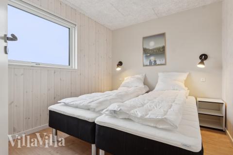 Ett av de 6 utmärkta sovrummen i lyxstuga nr 655 i Fyn och öar.