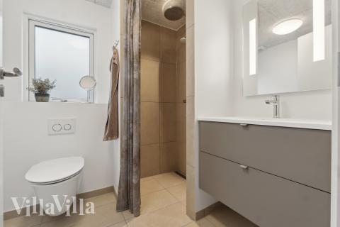 Ett av badrummen i lyxstuga nr 655