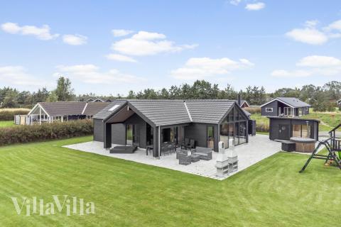 Den flotta lyxstugan nr 625 med gott om plats för upp till 12 personer