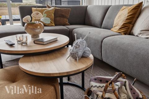 När ni besöker lyxhus nr 664 kan ni mysa tillsammans i sofforna.