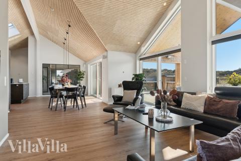 Soffhörnan i lyxstuga 660 i Vestjylland.