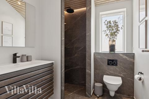 Ett av badrummen i lyxstuga nr 660