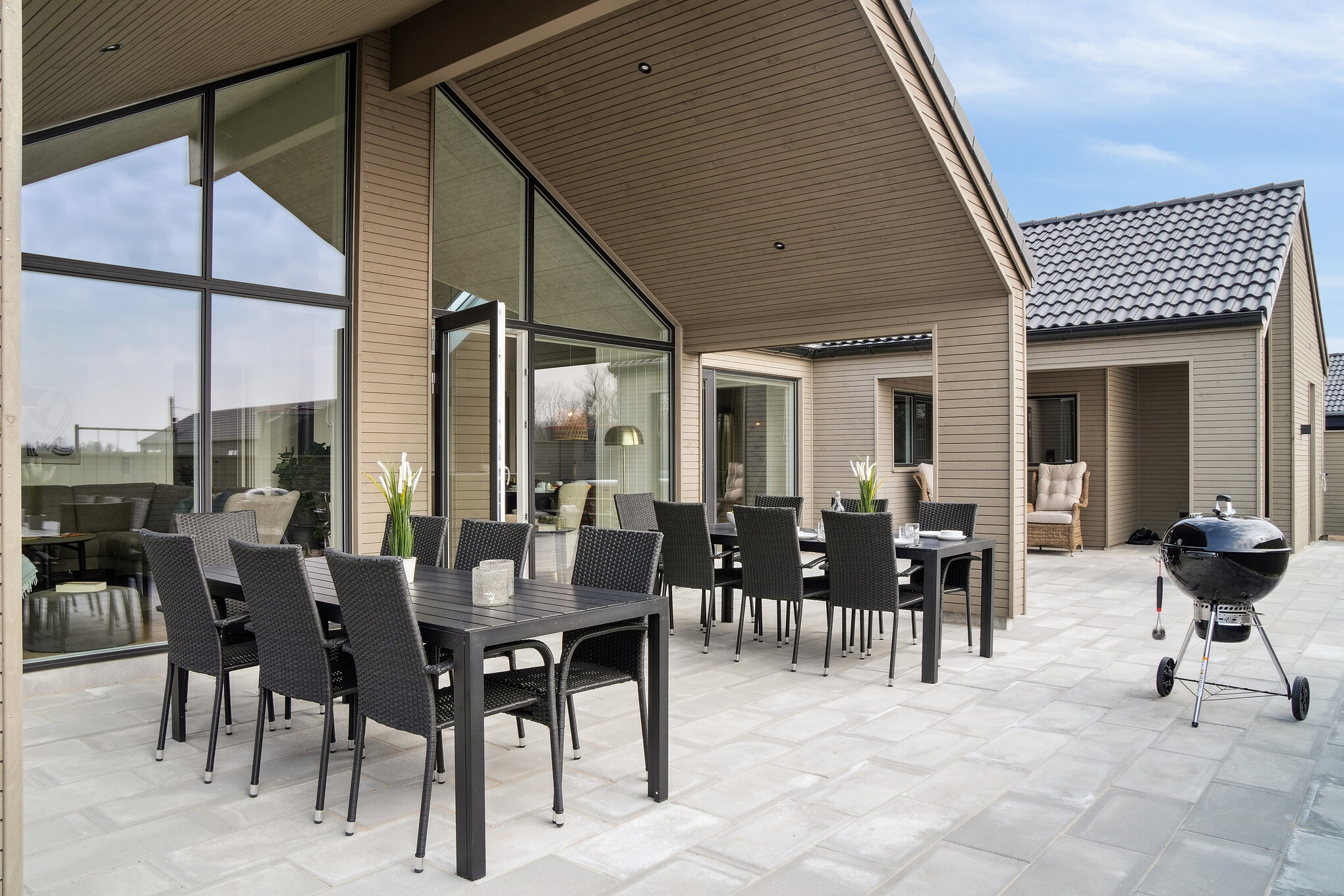 Njut av en grillkväll på terrassen i lyxstuga nr 665 i Fyn och öar