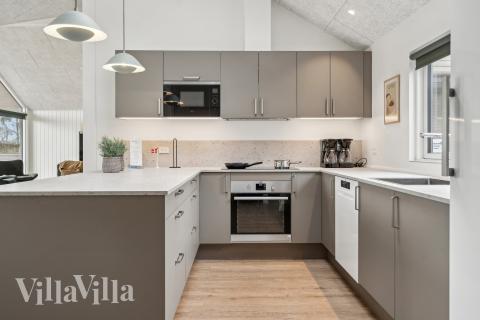 Köket i lyxstuga nr 648 är utrustat så att ni kan laga mat till 14 personer.