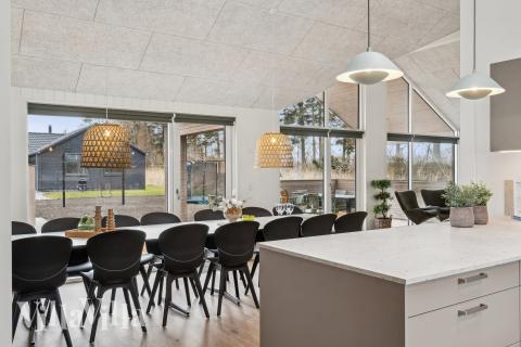 Köket i lyxstuga nr 648 är generöst inrett.