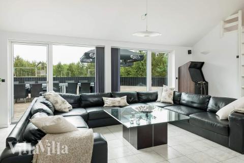 Soffhörnan i lyxstuga 602 i Nordjylland.