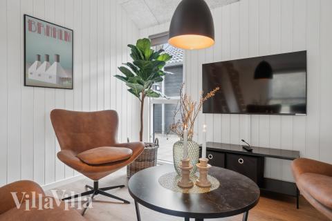 Aktivitetsrum i lyxstuga nr 621 med 6 sovrum och plats för 16 personer.