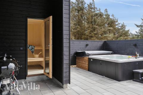 Lyxstuga nr 658 är bland annat utrustad med en härlig bastu.