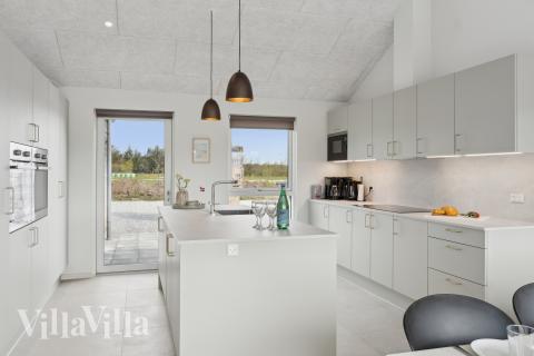 Köket i lyxstuga nr 656 är utrustat så att ni kan laga mat till 20 personer.