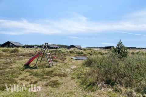 Förutom de många timmar som du kan tillbringa i stugans poolavdelning erbjuder lyxstuga 607 även många utomhusaktiviteter