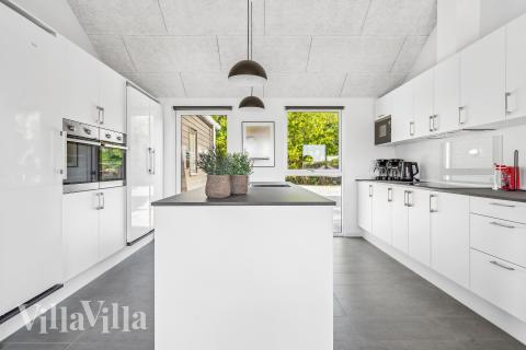 Köket i lyxstuga nr 657 är utrustat så att ni kan laga mat till 20 personer.