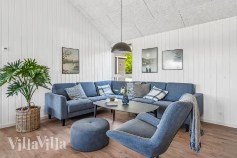 Soffhörnan i lyxstuga 657 i Sydjylland.