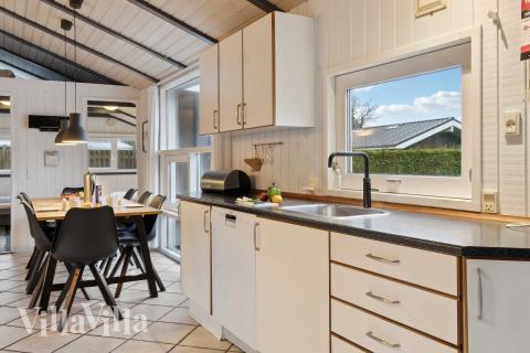 Köket i lyxstuga nr 689 är generöst inrett.