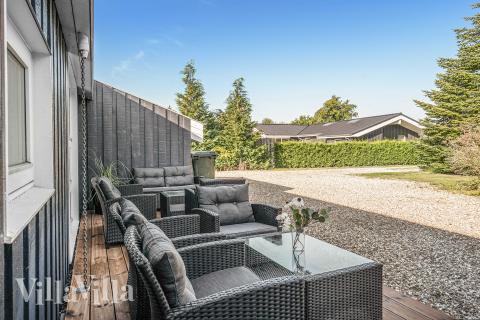 Stor terrass i lyxstuga nr 689 i Lolland/Falster/Møn.
