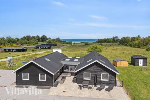 Den tjusiga sommarstugan nr 690 med gott om plats för upp till 20 personer